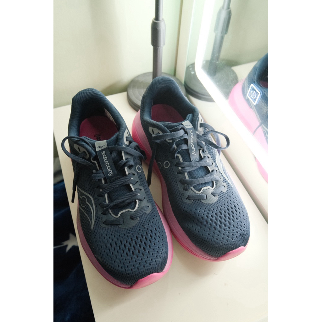 Preloved Saucony endorphin trainer