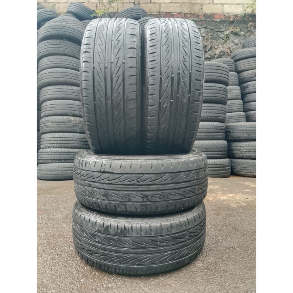 Ban 205/45 R17 Bridgestone Techno Sport