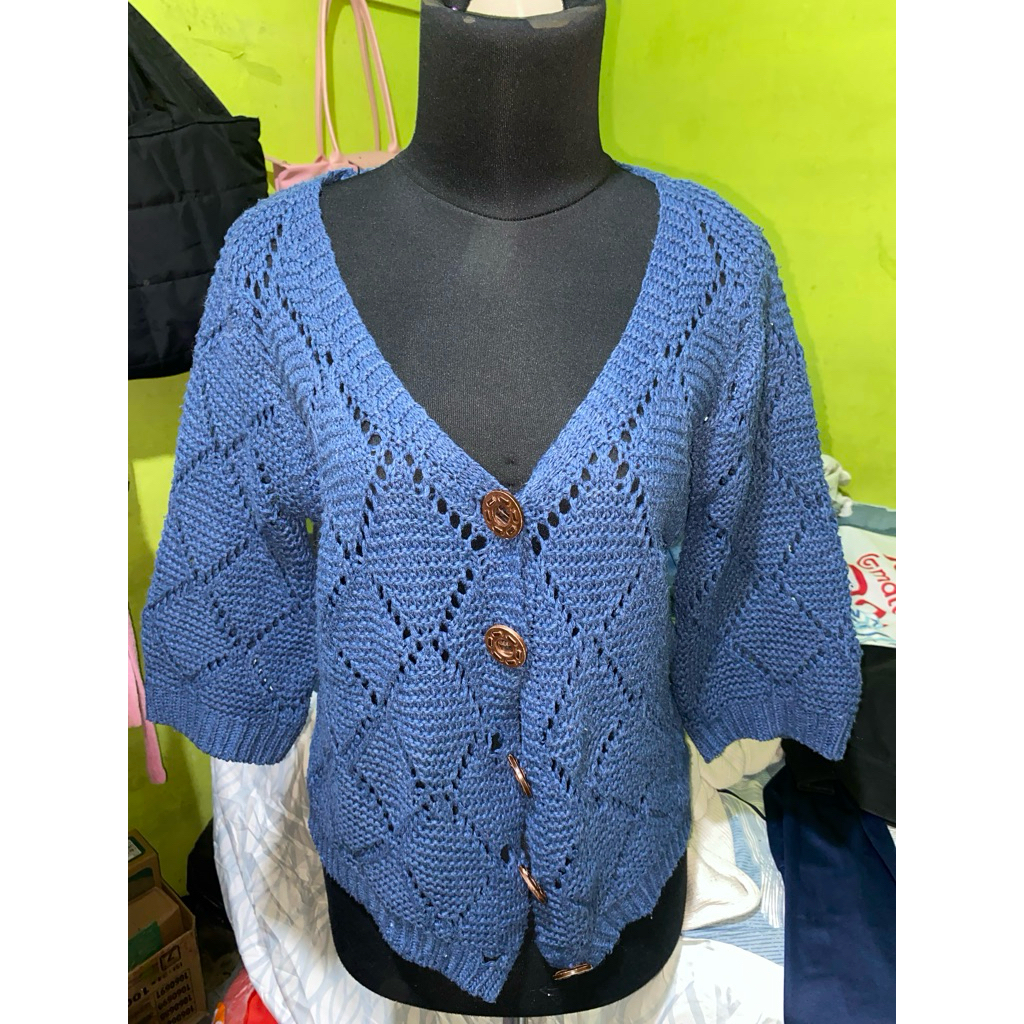 cardigan rajut biru