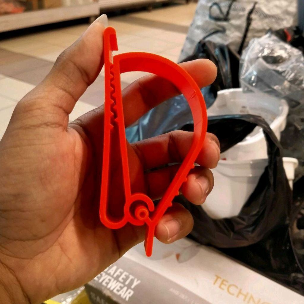 Gantungan Helm Safety/ Jepitan Helm clip Safety