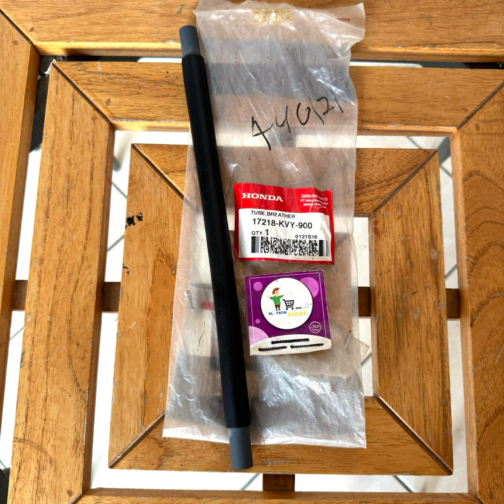 Selang Hawa Pernafasan Tube Breather Filter Beat Karbu Scoopy Karbu Original AHM 17218-KVY-900