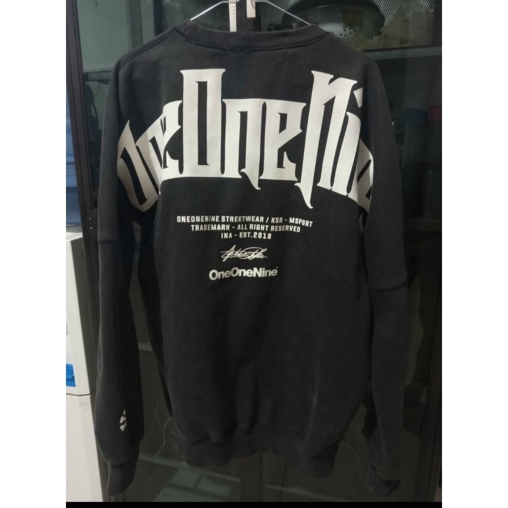 sweater OneOneNine