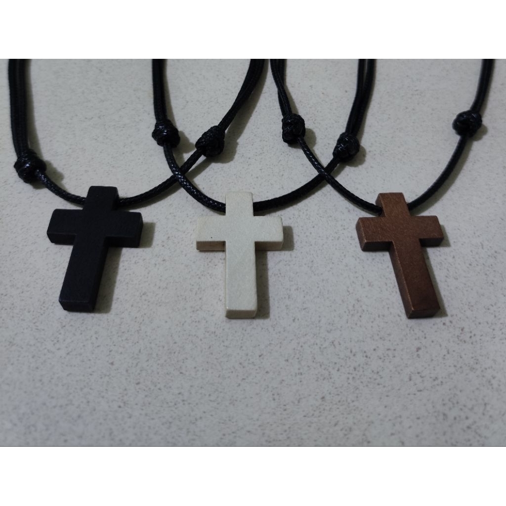 Kalung Salib Kayu Terbaru Tali Hitam Simple