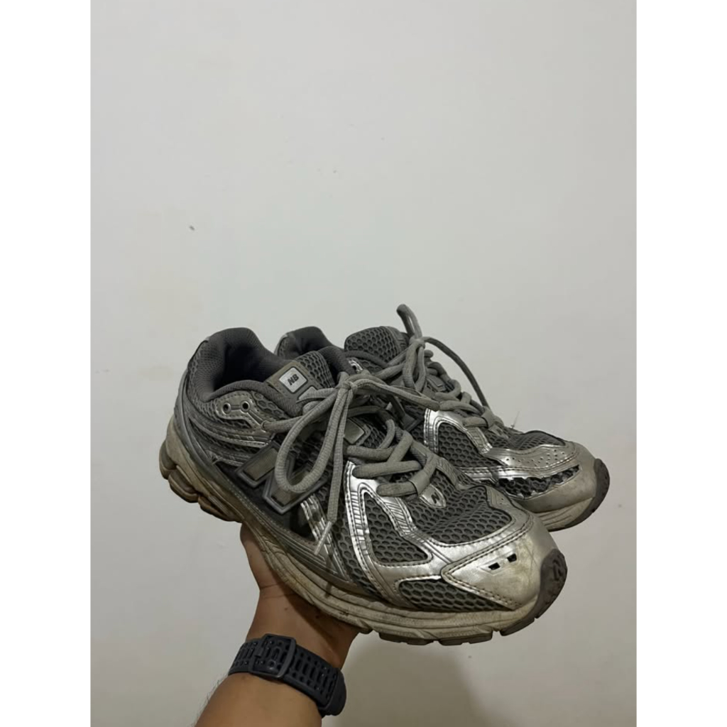 NB 1906r Silver Second Size 44 28cm