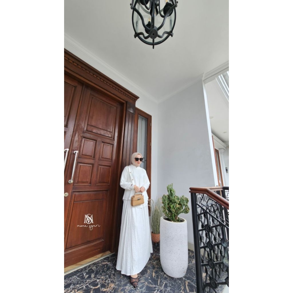 Kanini One Set by Mona Syar'i by S.E Original - Dress dengan Bahan Knitting Jaquard with holecut