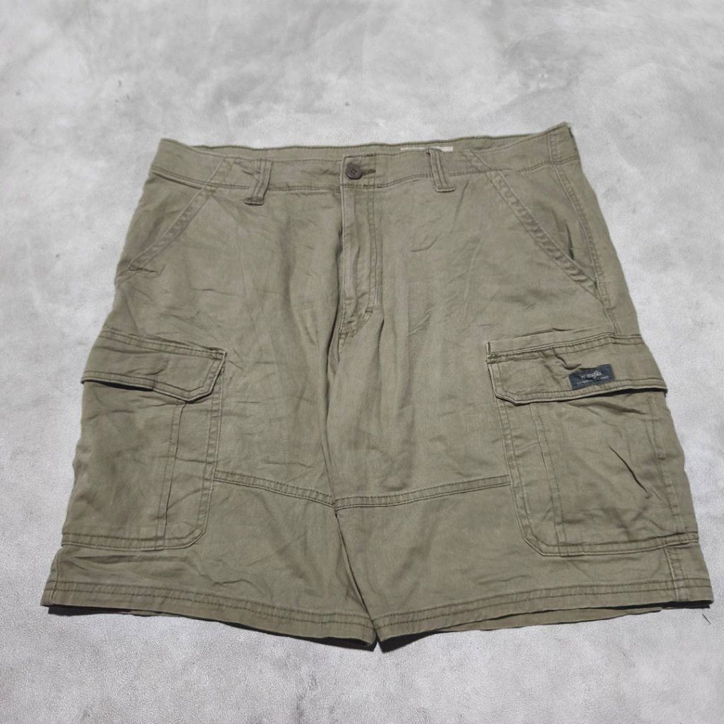 Celana pendek cargo pria wrangler