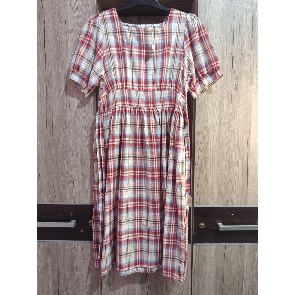 Dress kotak kotak merah