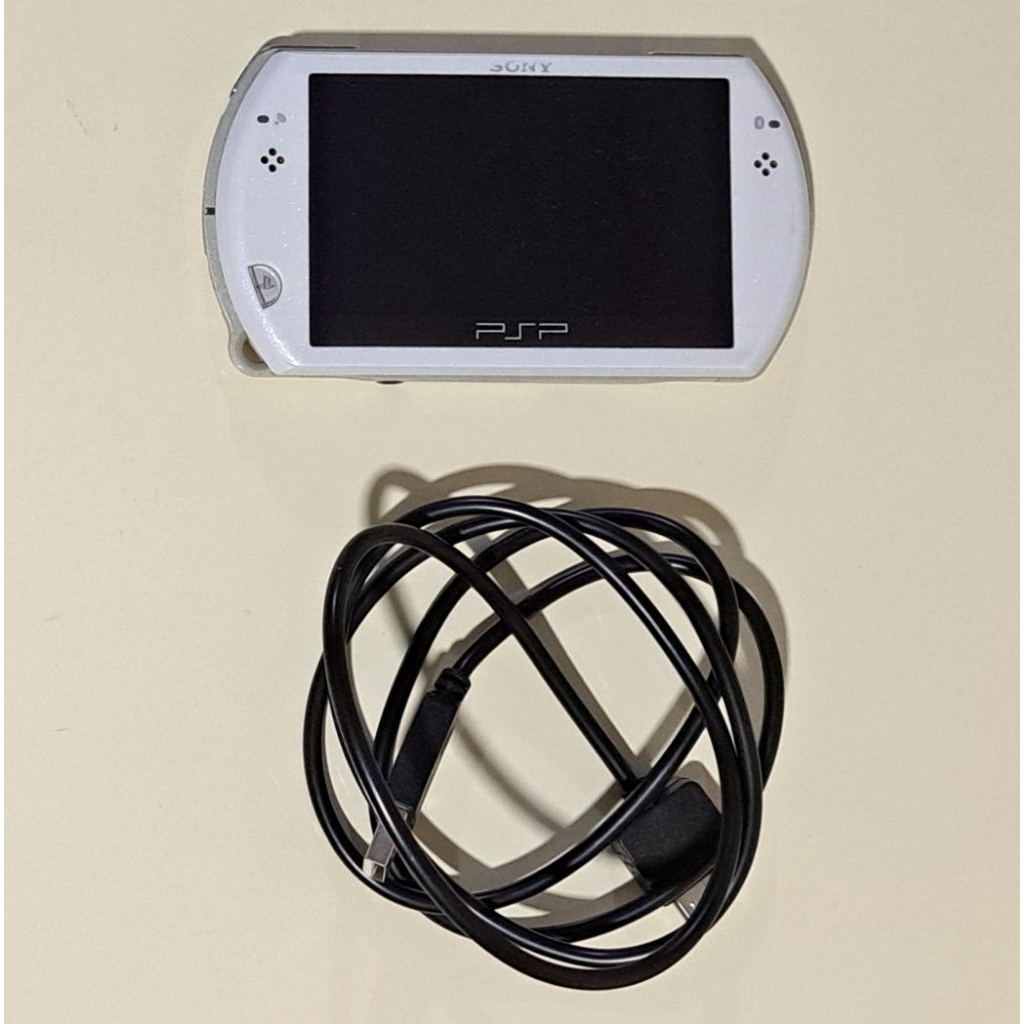 PlayStation Portable GO PSP GO CFW 16 GB Full Games White Edition ADA MINUS BACA KETERANGAN