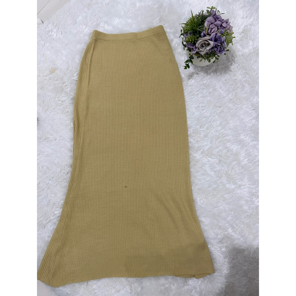 rok panjang kuning kunyit