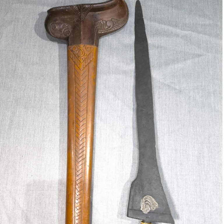 Keris Pusaka Kebo Lajer Gonjo Iras Pamor Kol Buntet Tangguh Mojopahit