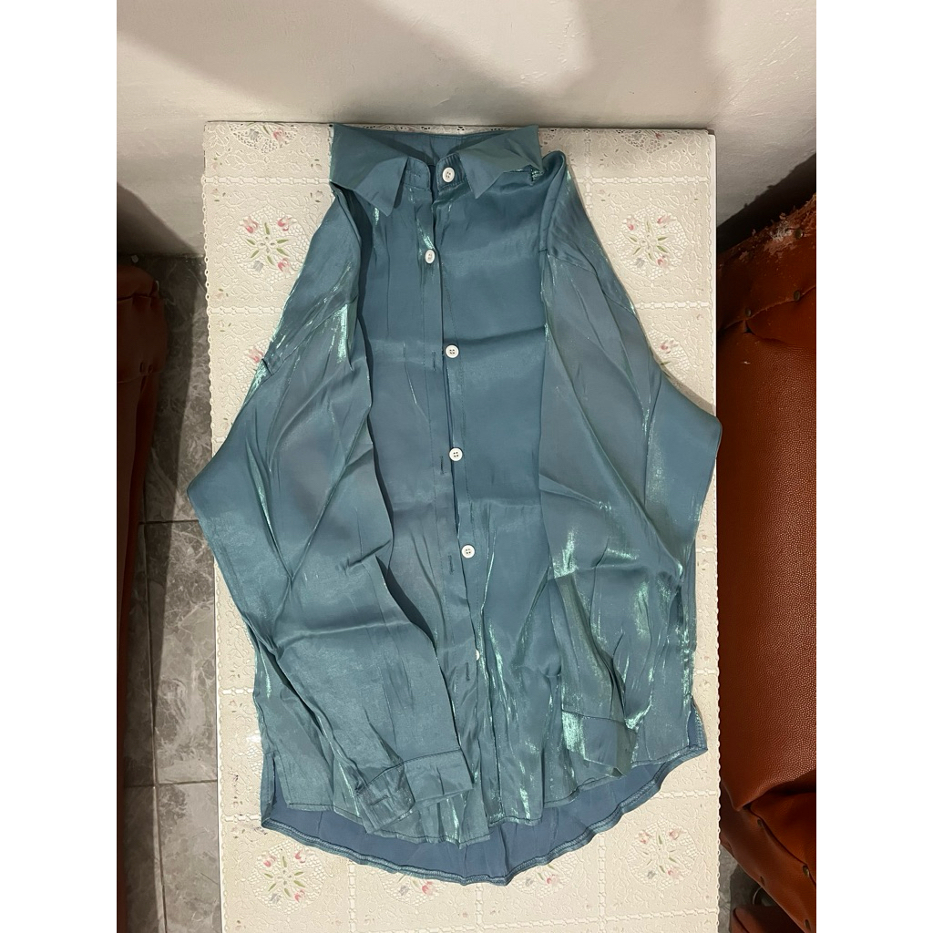 kemeja blue silk preloved