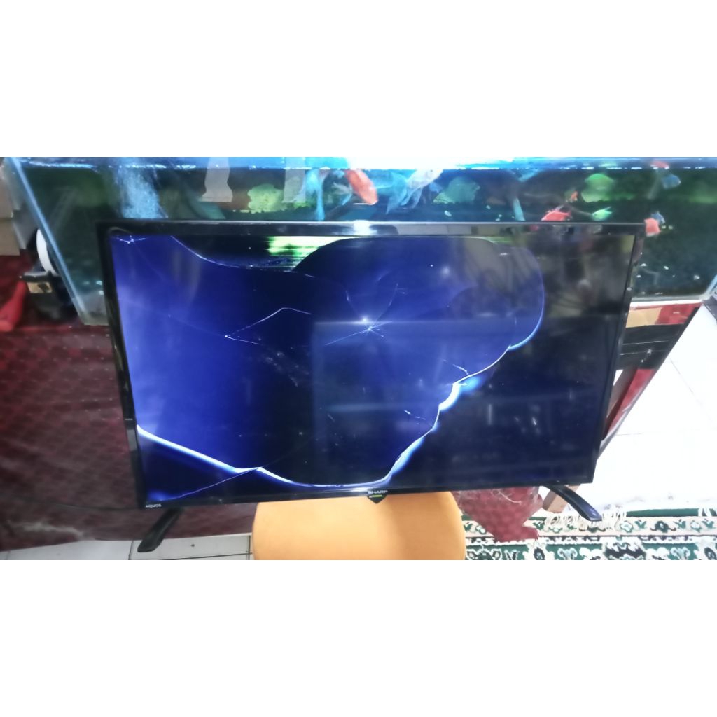 tv LED 32 inch SHARP LC-32LE295I siap DIGITAL kondisi minus layar pecah