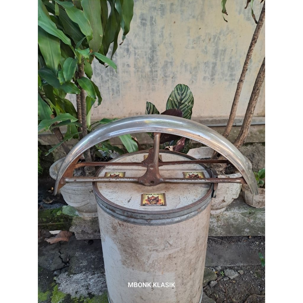 spakbor depan suzuki a100 a1 a2 a3 a4 a5 a6 a7 ORIGINAL slebor spakbor depan a100 a5 a6 a7 spakbor s