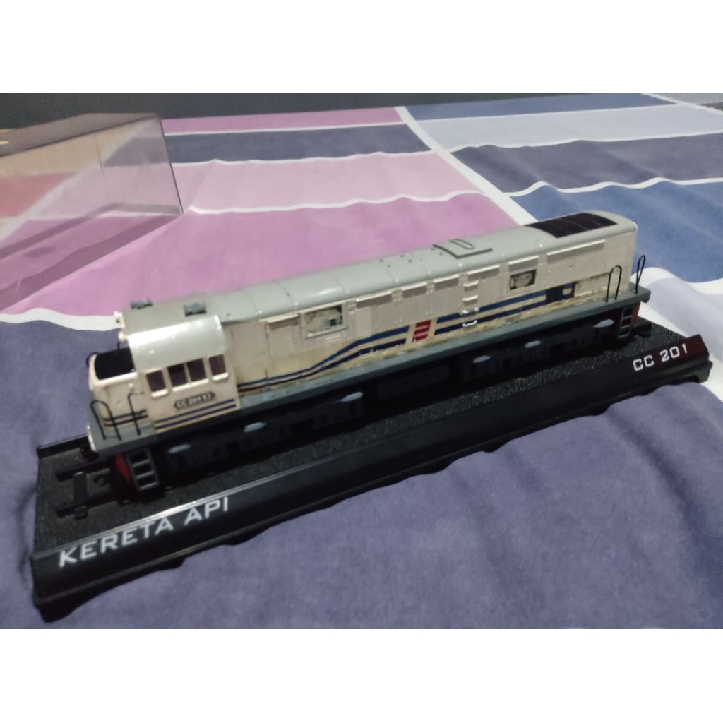 miniatur Original Agung Craft 1:87 Lokomotif CC 201 bekas untuk bahan Langka