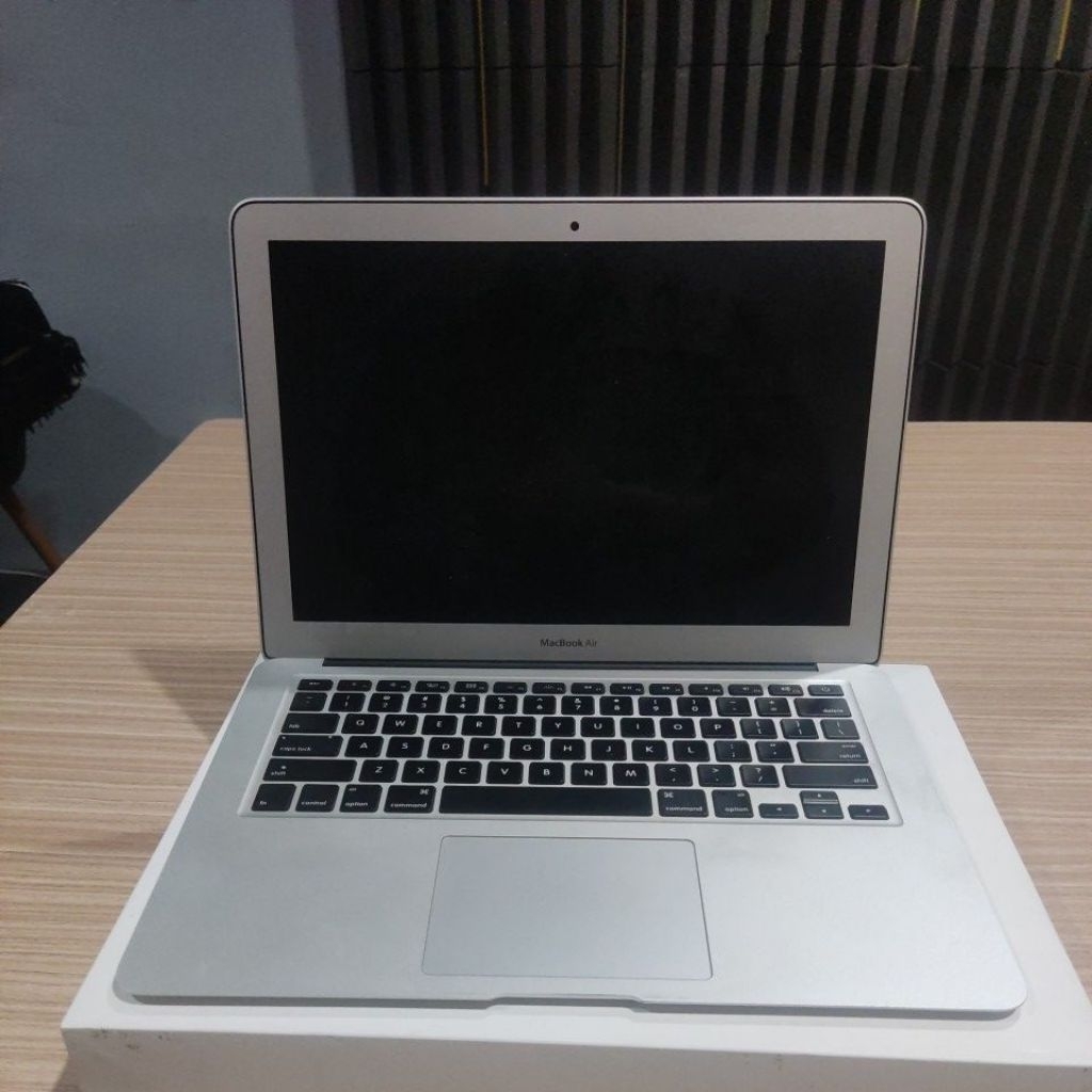 Macbook Air 2017 8/128GB Second