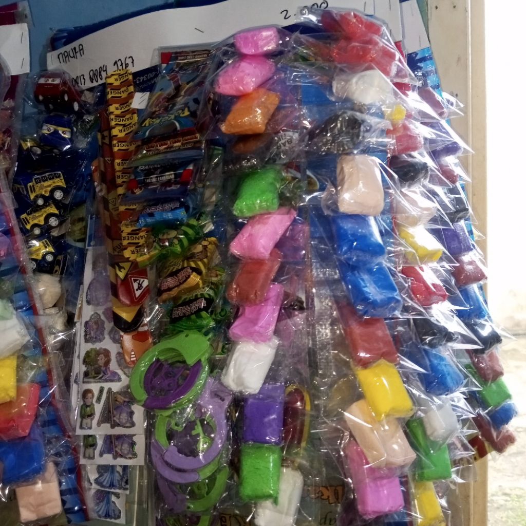 rentengan mainan anak serba 2000 isi 40