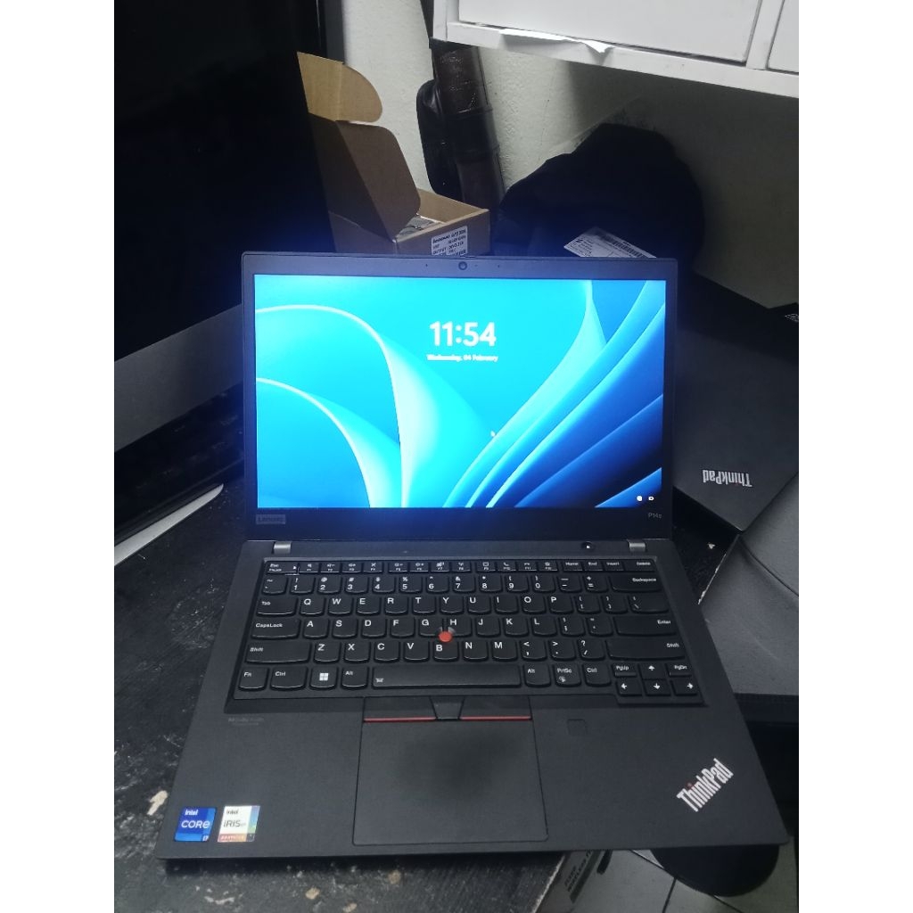 Lenovo thingpad i7gen11 8gb ssd 120 like new
