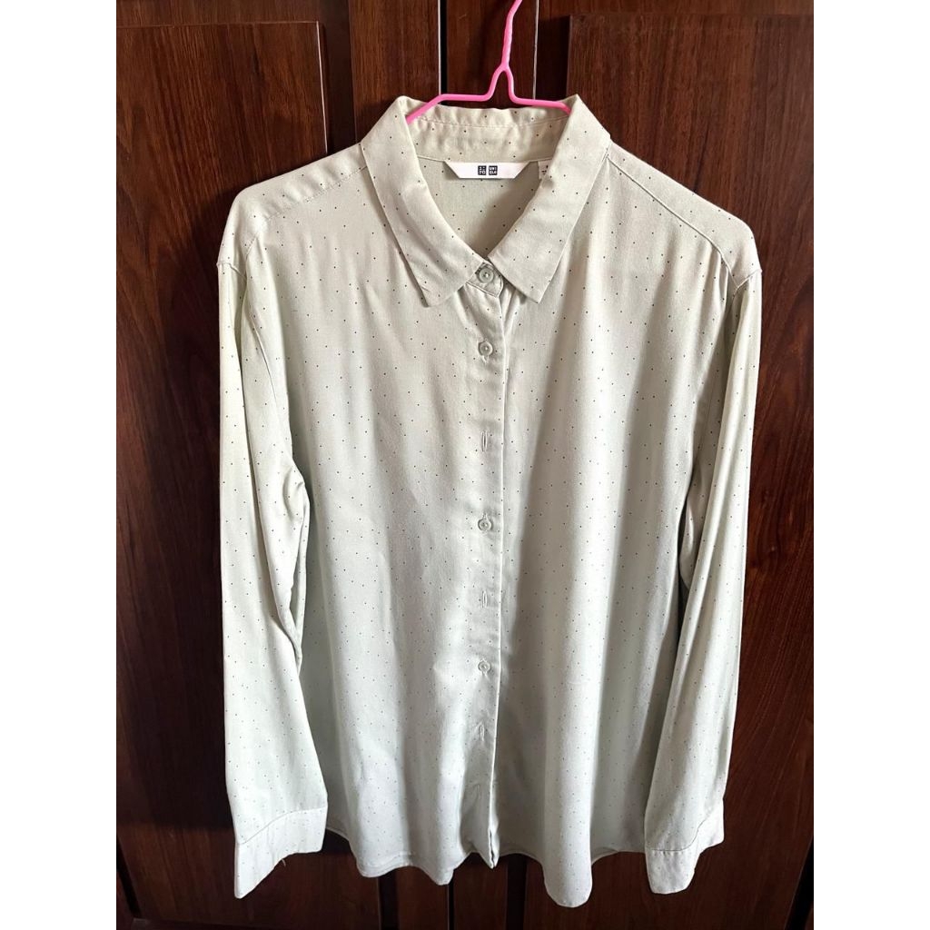 uniqlo linen shirt kemeja polkadot putih wanita panjang