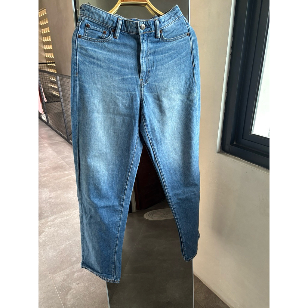 earth music straight denim