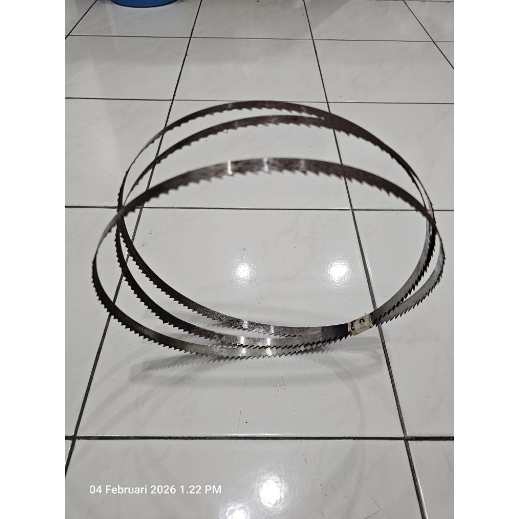 Narrow band saw gergaji selendang