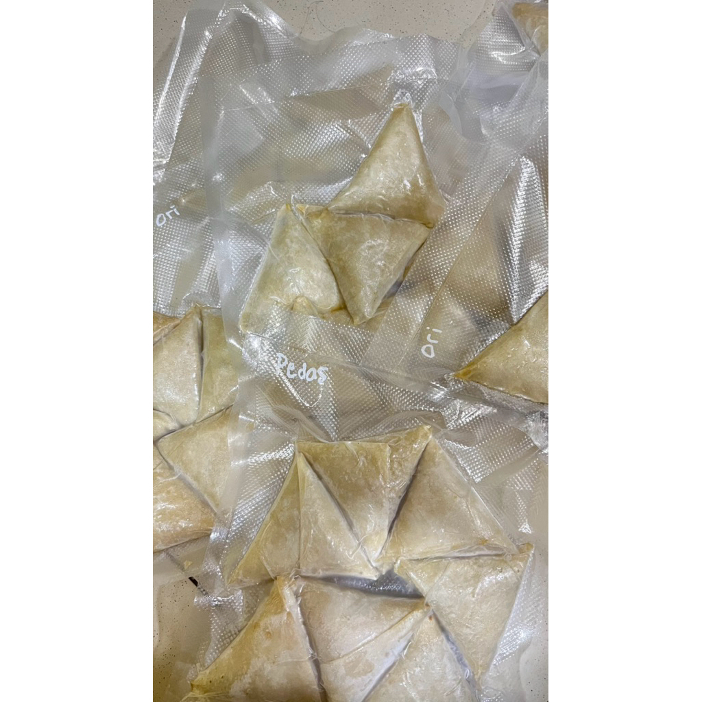 samosa ayam cabe ijo,sambosa ayam cabeijo ,makanan frozen food,enak,makanan siap saji stok kulkas