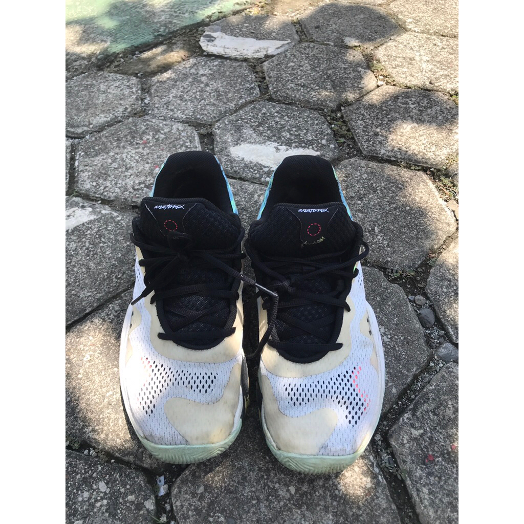 SEPATU BASKET UNDER ARMOR