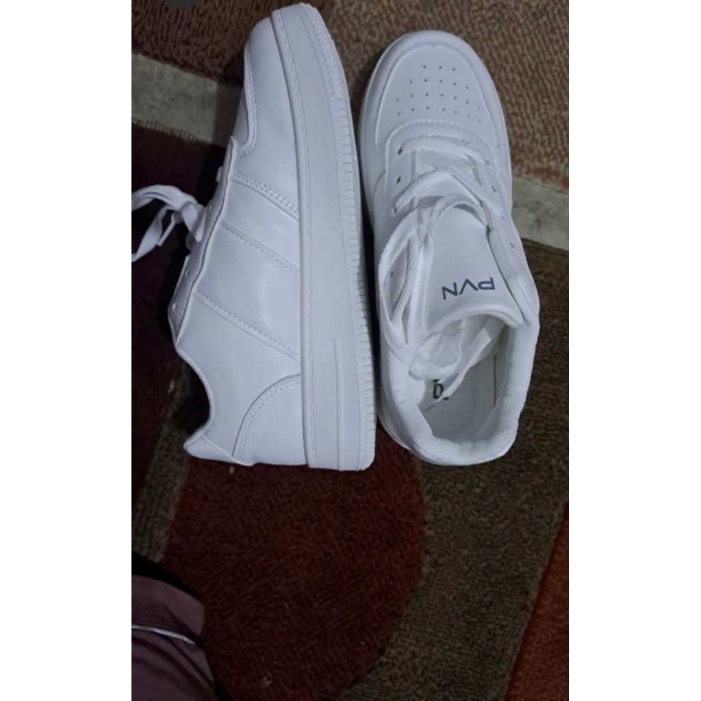 Sepatu PVN Putih