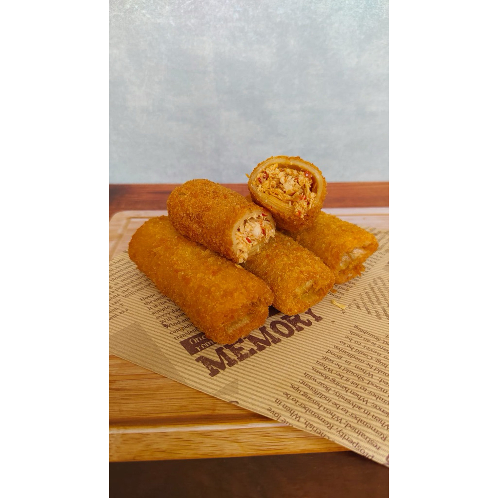 risol ayam suwir pedas