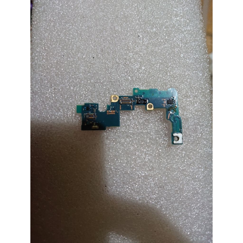 sub board bawah xz2 premium minus