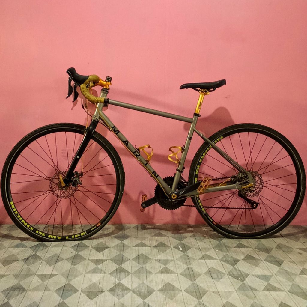 sepeda gravel marin four corner