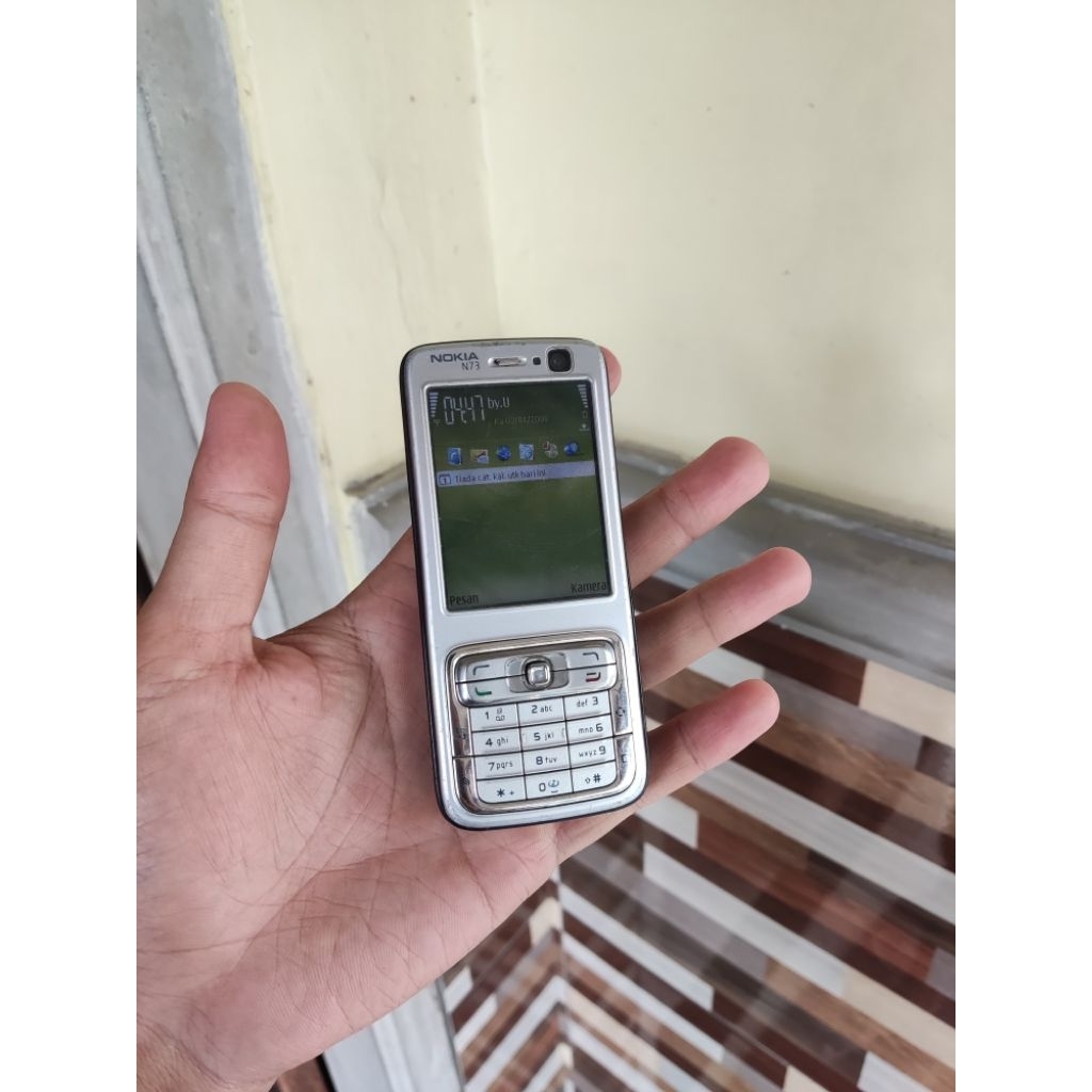 Nokia N73