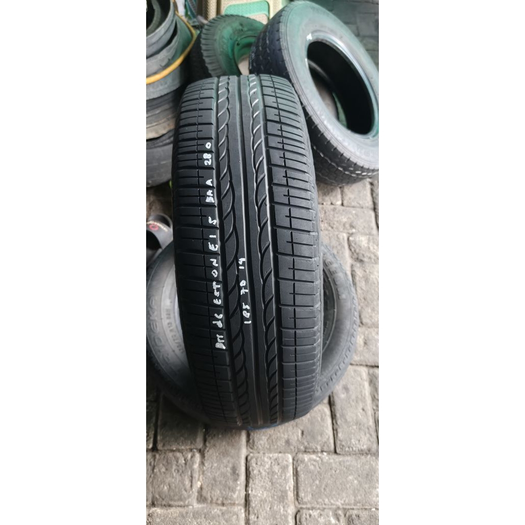 Ban bekas garitan Bridgestone B250 185/70 R14 belum ada tambalan tahun pembuatan 2015 BAA