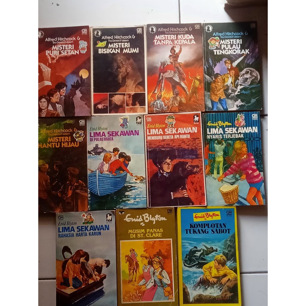 Novel Lama Cabutan Alfred Hitchcock &  Enid Blyton original