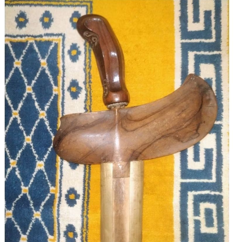 Keris sepuh Carubuk luk kembo