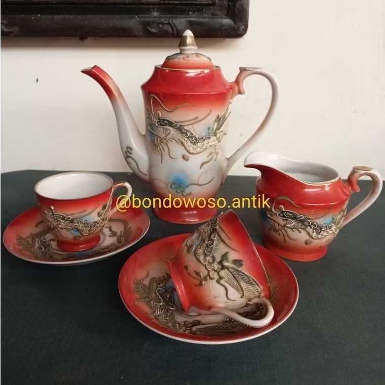 Mini teaset Satsuma antik motif naga timbul