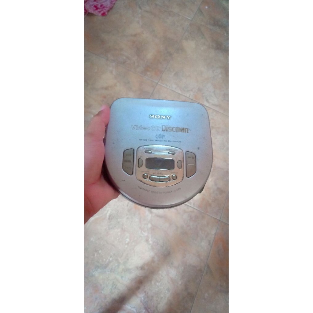 SONY VIDEO CD DISCMAN ESP PORTABLE VIDEO CD PLAYER D-V55