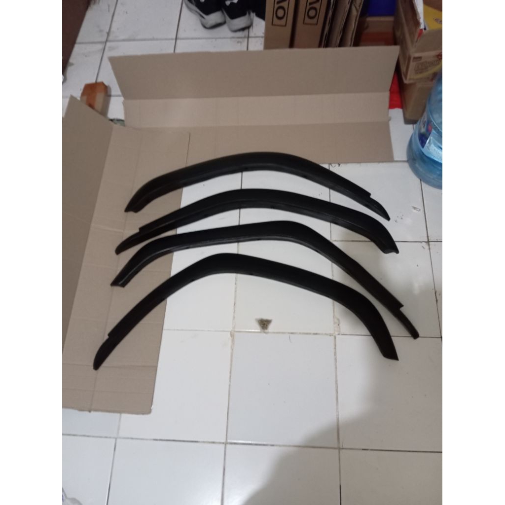 over fender mobil Suzuki vitara escudo harga 4 pcs