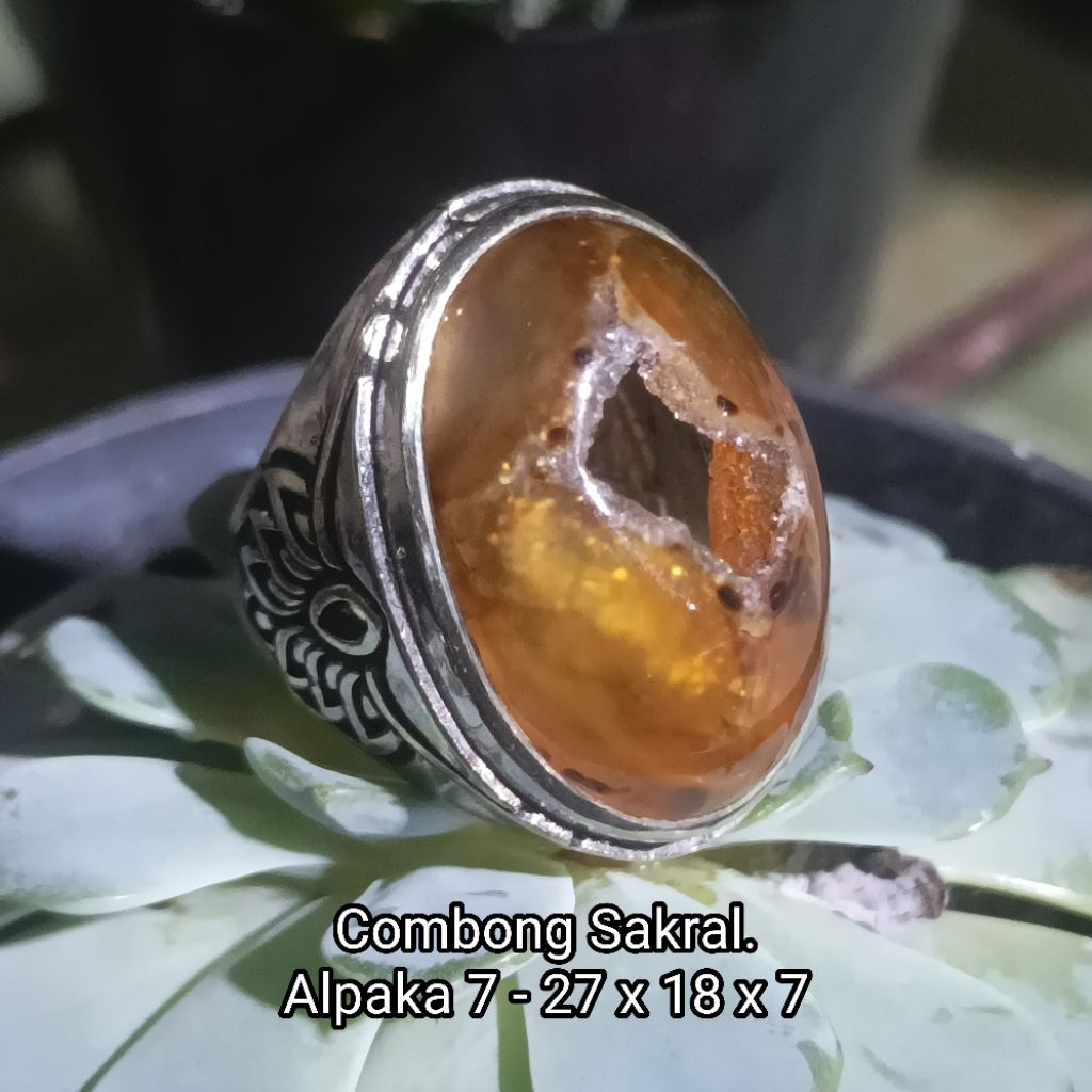 Akik Natural Combong Sakral.