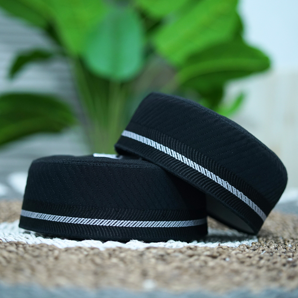 IBTIHAZ - Peci Hitam Silver Bordir Dewasa Bugis Madinah kopiah Motif Serit