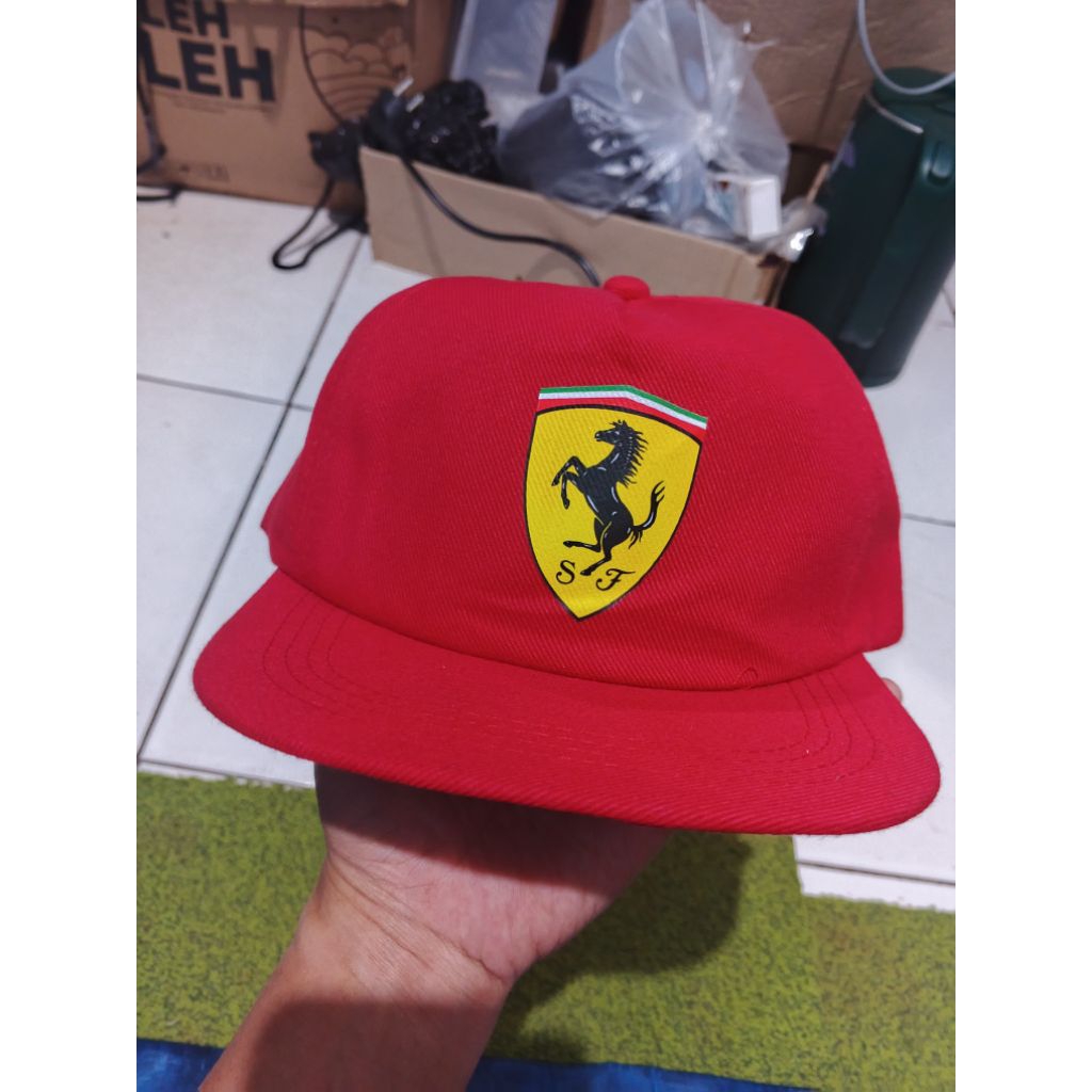 Topi Snapback Ferarri