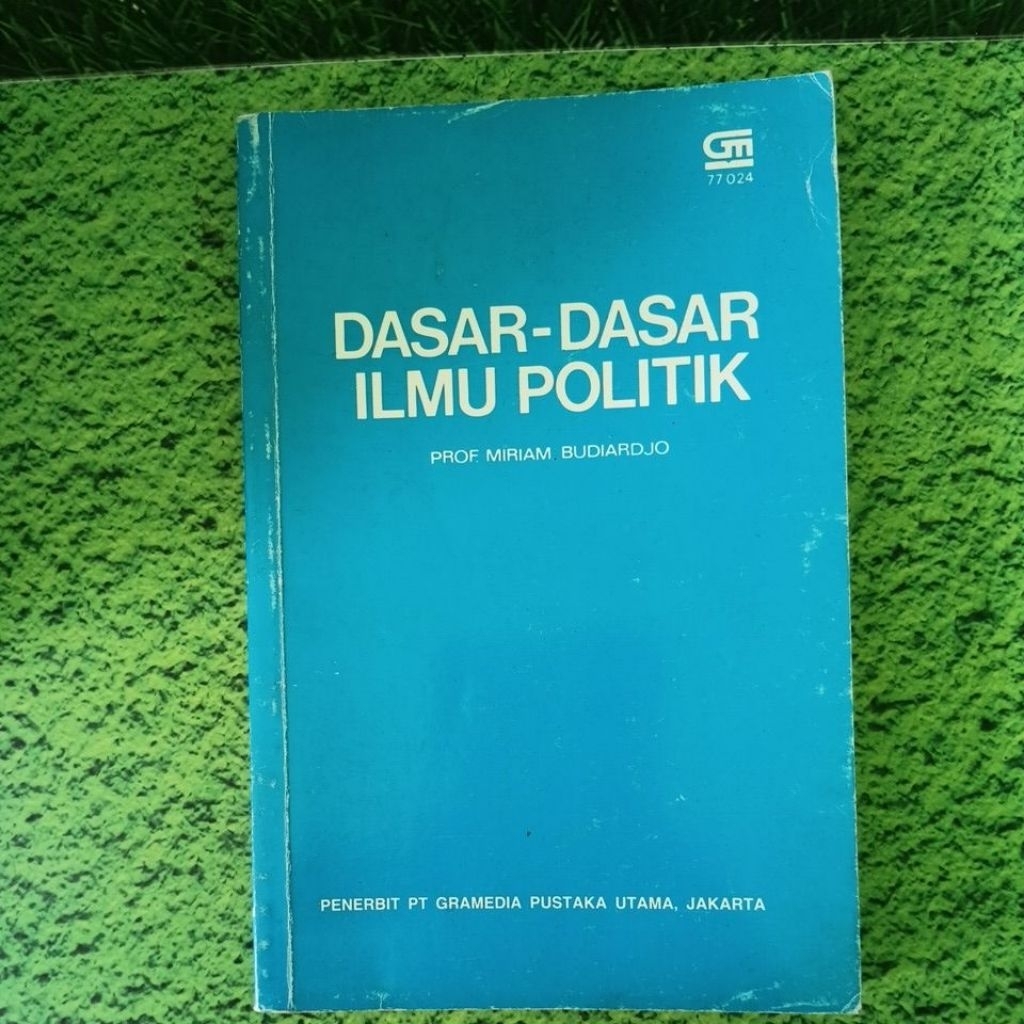 Dasar-Dasar Ilmu Politik