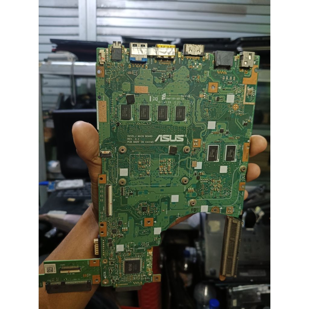 Mobo  Asus X455L Core i3 5005U + Vga Nvidia 2gb