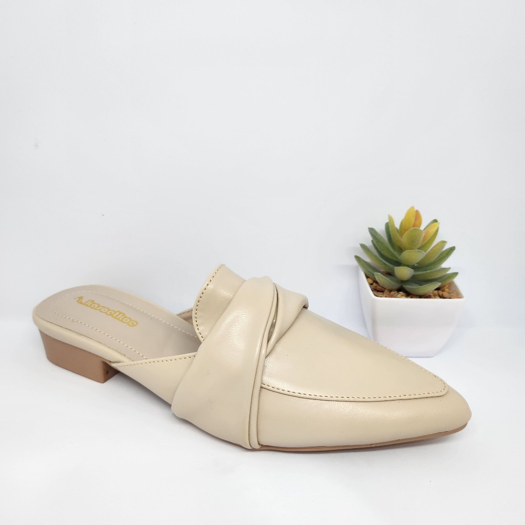 NewYordan Sandal Slop Wanita – Kasoetkoe BL.24 Cream | Slip On Heels | Elegant & Casual