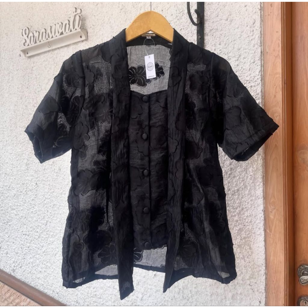 kebaya kutubaru hitam