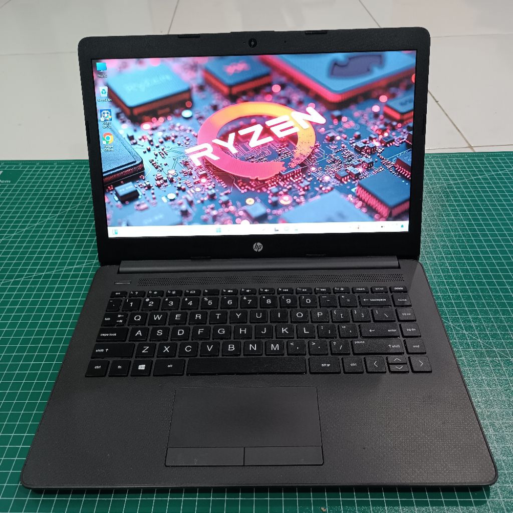 Laptop HP 245 G7  Ryzen 3 3300u 4cpus SSD M2sata 256GB ram ddr4 4gb