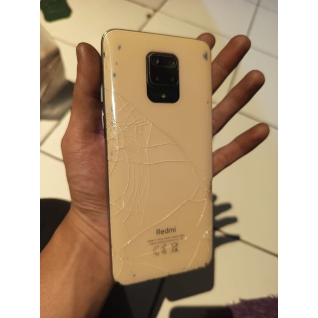 Redmi not 9 pro ram 6/64 minus backdor retak kya di pic sidik jari gaada di pengaturan selebihnya am