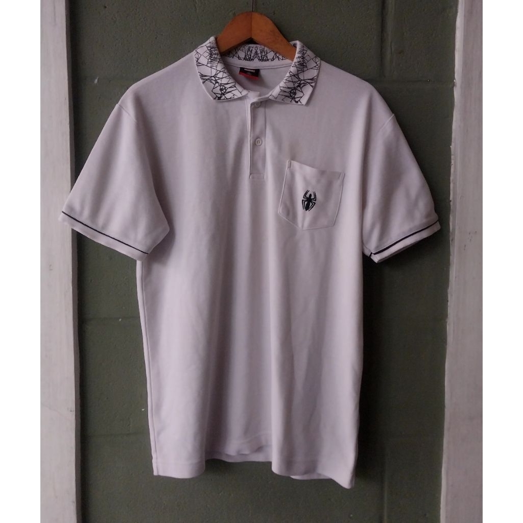 kaos kerah kaos polo putih marvel  nevada preloved