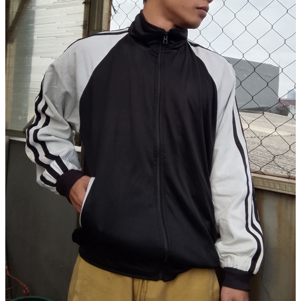 jaket pria wanita hitam putih olahraga