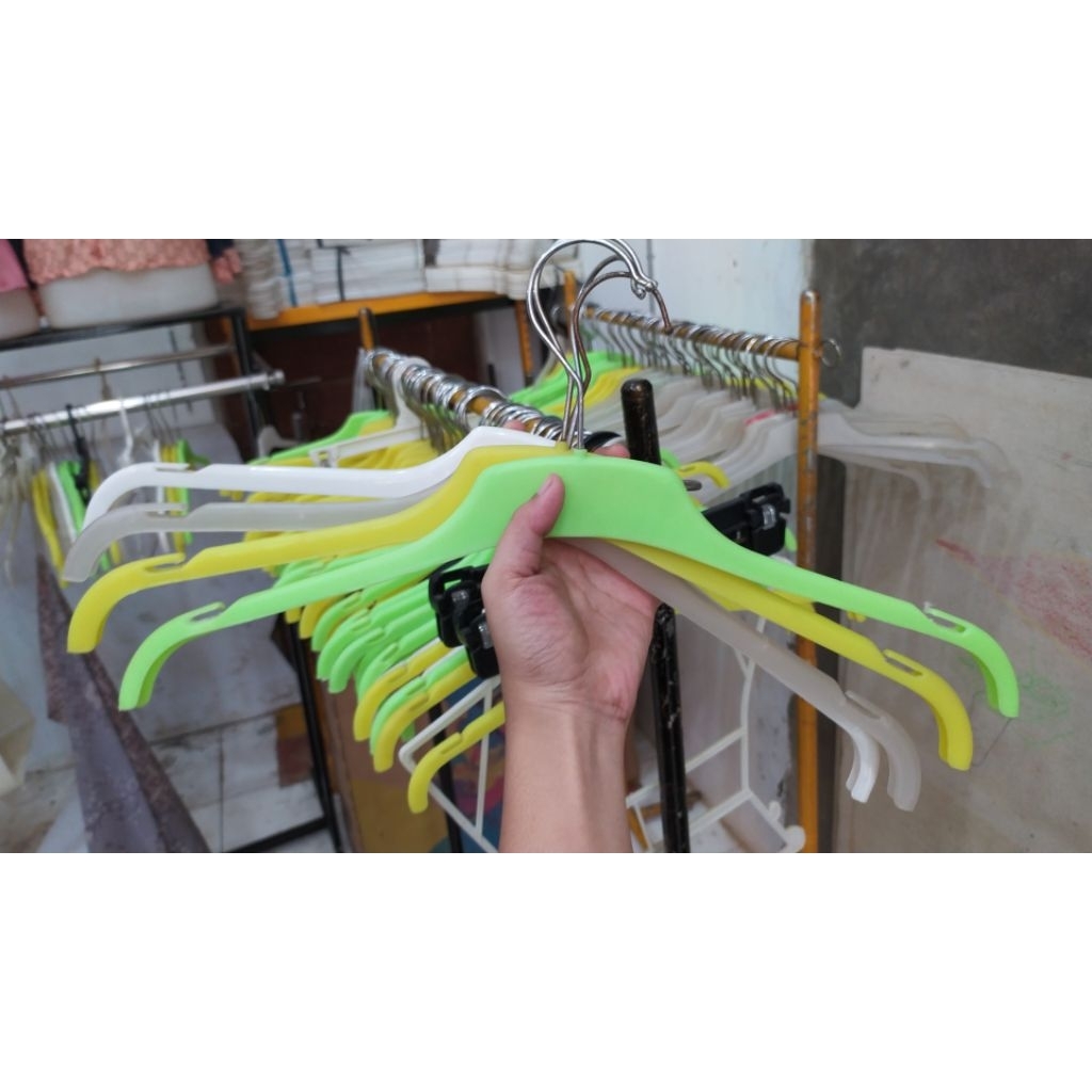Hanger Baju Bekas Masih Bagus