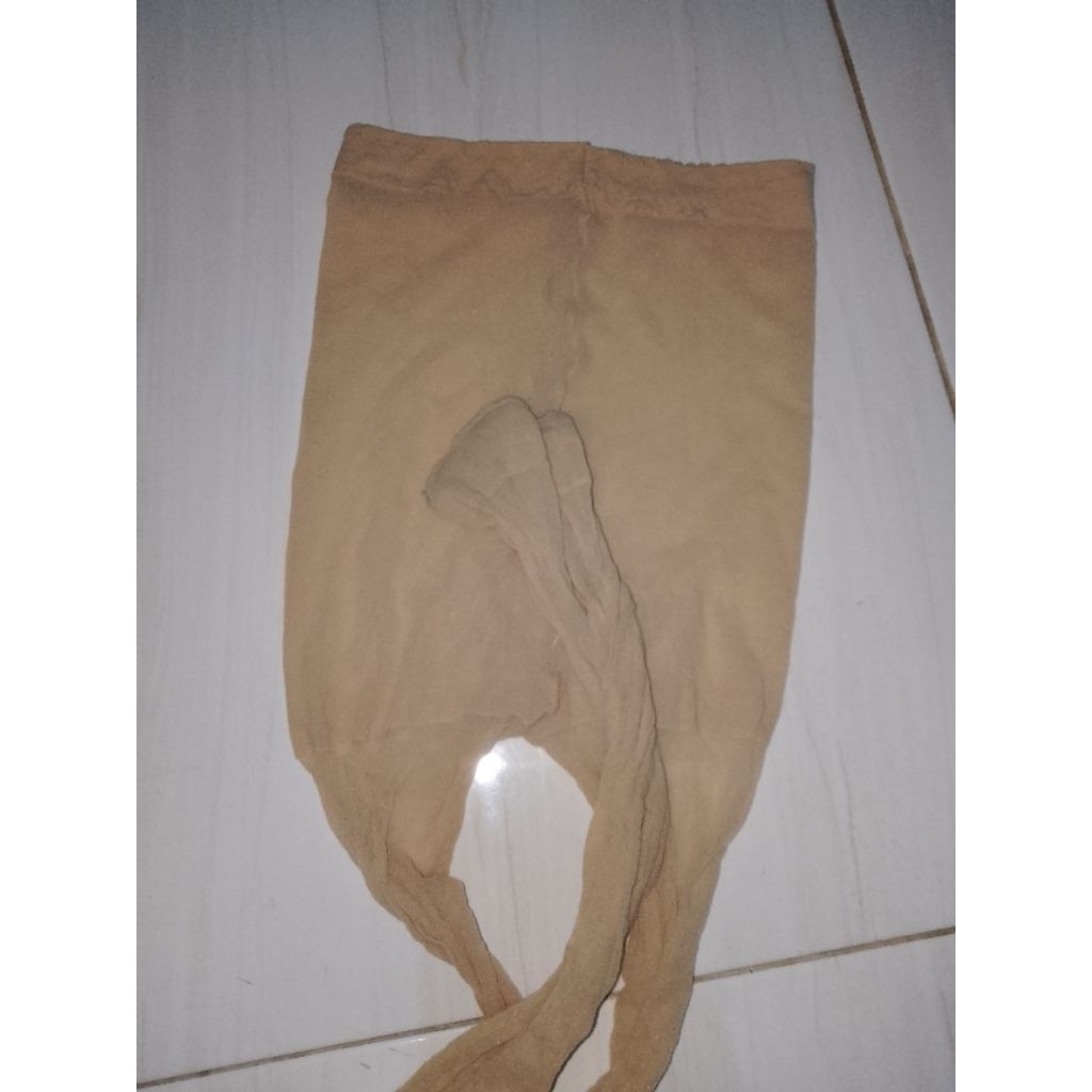 Preloved stoking warna kulit